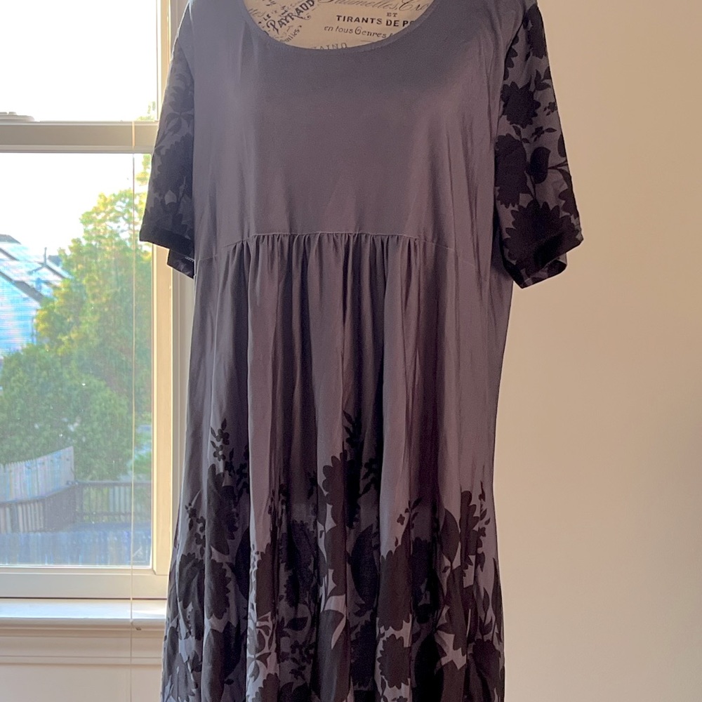 Beautiful 3 Season Tunic in Charcoal with black accents. 2X